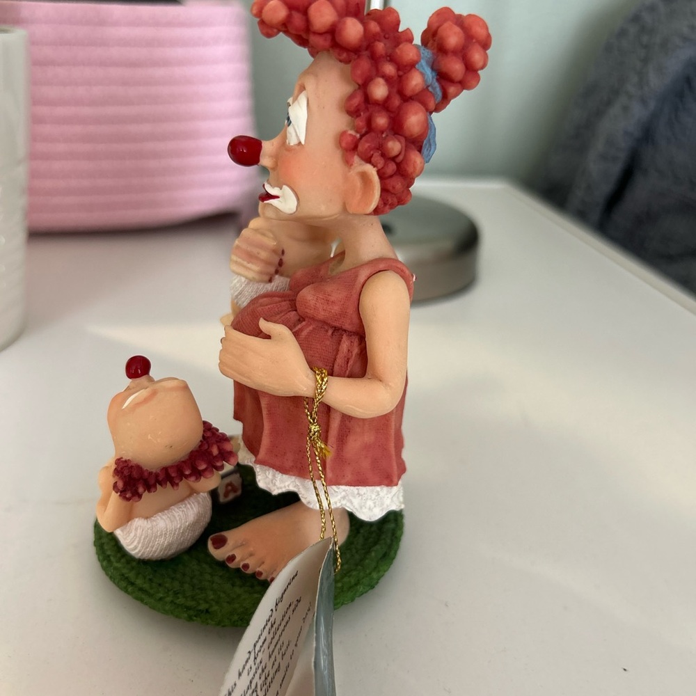 Slapstix Clown Figurine with Babies - Picture 9 of 12